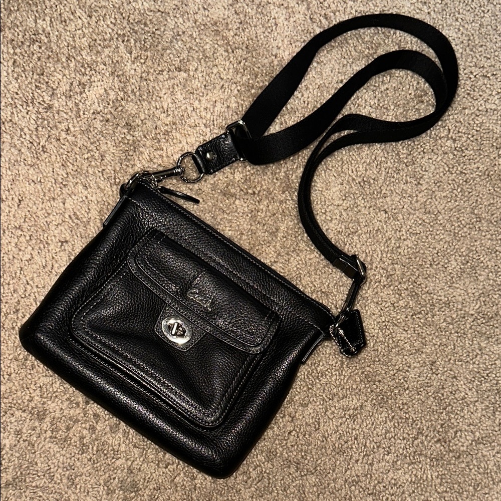 Coach Swingpack Turn Lock Pocket Black Pebbled Leather Crossbody Bag Purse